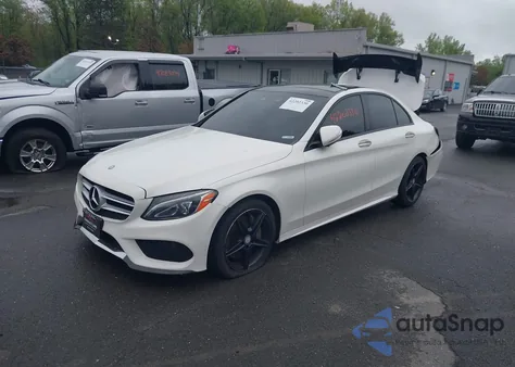 2015 Mercedes-Benz C 300 4Matic/Luxury 4Matic/Sport 4Matic из США, поврежденный, VIN 55SWF4KBXFU088840